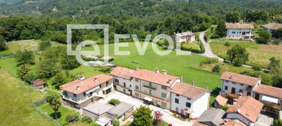 Дом с 7 комнатами в Удине, Италия № 20972 5