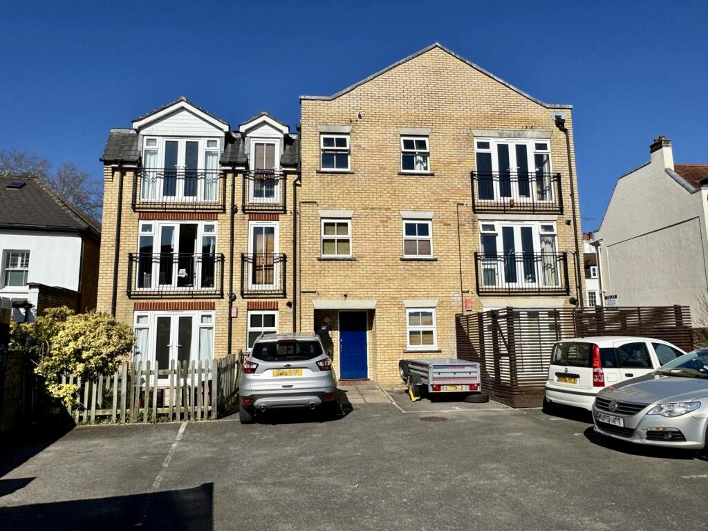 2 bedrooms Apartment in Hampton, United Kingdom No. 10725
