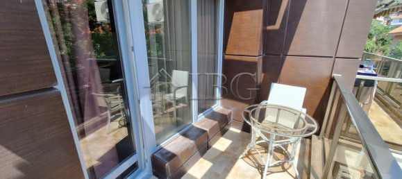 Квартира с 3 спальнями в Свети-Влас, Болгария № 1122 3