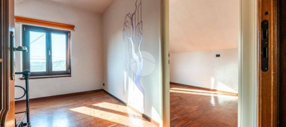 Вилла с 5 спальнями в Каваллерлеоне, Италия № 226498 34