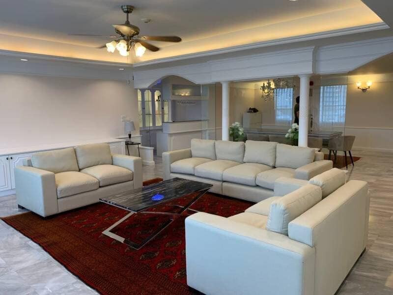 4 bedrooms Condo in Bangkok, Thailand No. 10698