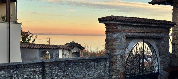 2-salle Appartement à Manerba del Garda, Italy No. 34918 3