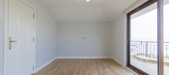 Penthouse 3+1 in Kargicak, Turkey No. 34243 13