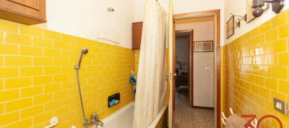 8-salle Villa à Orino, Italy No. 69009 34