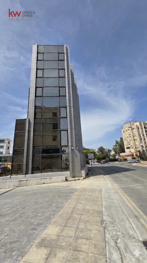 1580 m² oficina en venta en Strovolos, Nicosia, Cyprus № 174414