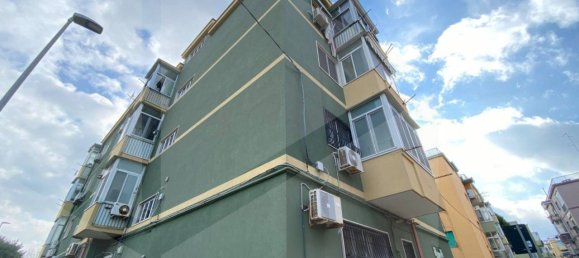 3-salle Appartement à Bari, Italy No. 17352 2