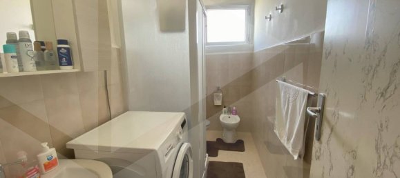 3-salle Appartement à Bari, Italy No. 17352 15