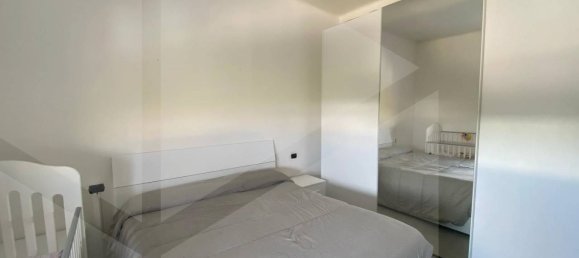 3-salle Appartement à Bari, Italy No. 17352 14