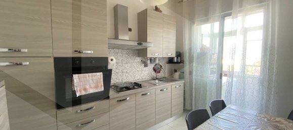 3-salle Appartement à Bari, Italy No. 17352 6