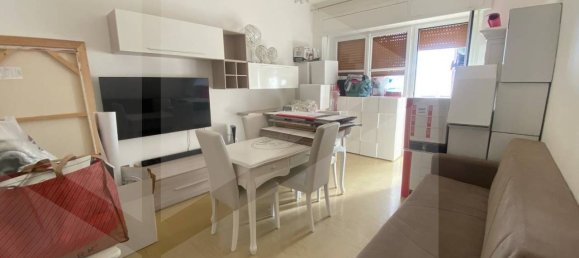 3-salle Appartement à Bari, Italy No. 17352 4