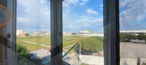 3-salle Appartement à Bari, Italy No. 17352 9