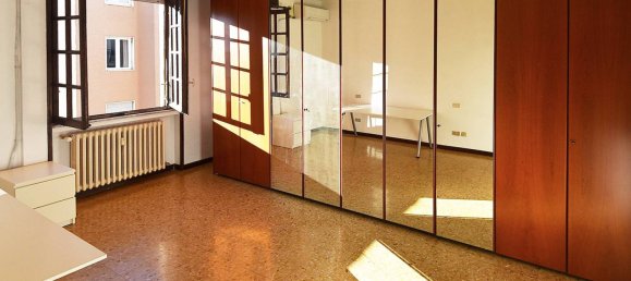 1 chambre Appartement à Milan, Italy No. 330979 6