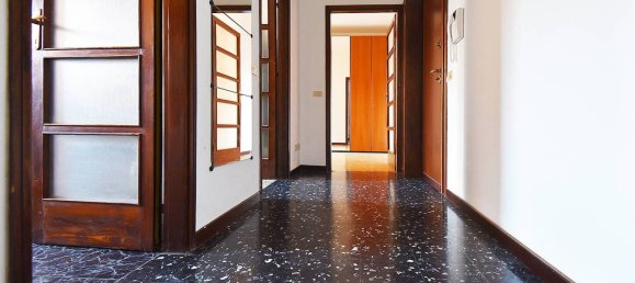 1 chambre Appartement à Milan, Italy No. 330979 2