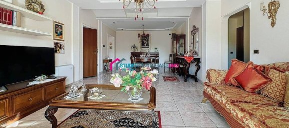 5 rooms Villa in Saviano, Italy No. 37322 23