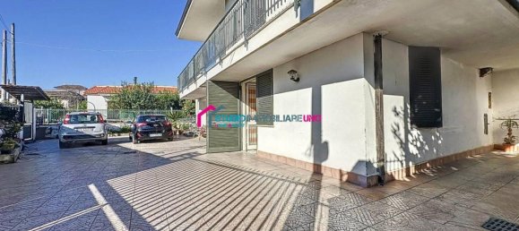 5 rooms Villa in Saviano, Italy No. 37322 5