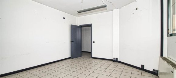 5-Zimmer Büro in Modena, Italy, Nr. 381925 22