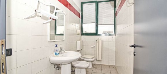 5-Zimmer Büro in Modena, Italy, Nr. 381925 27