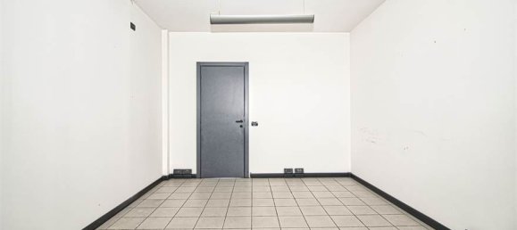5-Zimmer Büro in Modena, Italy, Nr. 381925 10