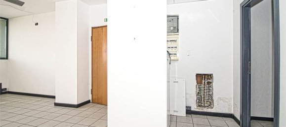 5-Zimmer Büro in Modena, Italy, Nr. 381925 4