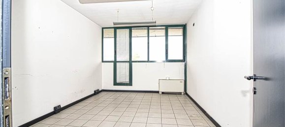 5-Zimmer Büro in Modena, Italy, Nr. 381925 9
