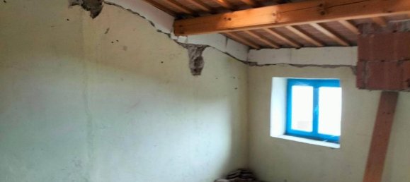 Дом с 6 комнатами в Пове дель Граппа, Италия № 114109 3