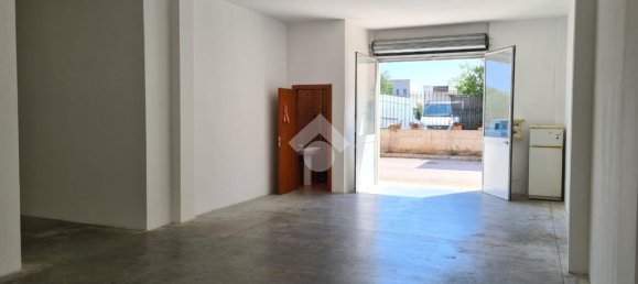 1غرفة عقار تجاري في Foggia, Italy رقم 31760 11