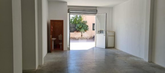 1غرفة عقار تجاري في Foggia, Italy رقم 31760 12