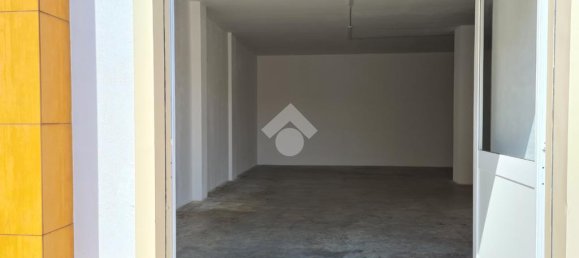 1غرفة عقار تجاري في Foggia, Italy رقم 31760 8