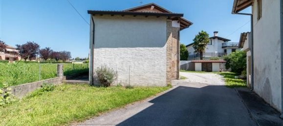 4 Schlafzimmer Villa in Pordenone, Italy, Nr. 319518 2