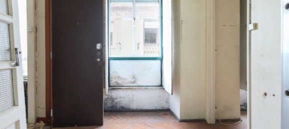 236m² Building in Lisbon, Portugal No. 131118 13