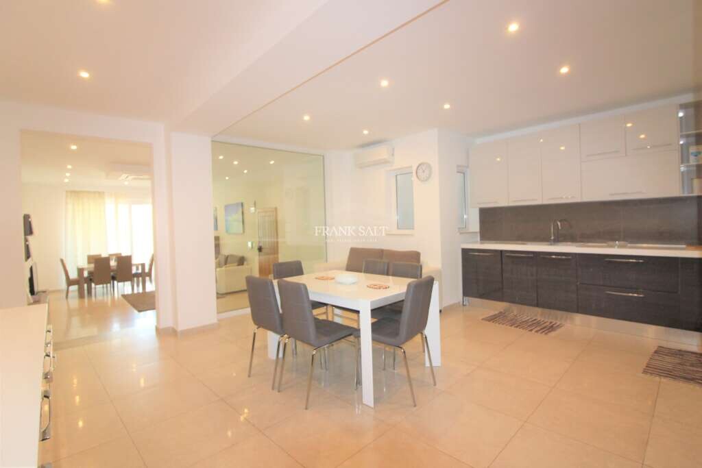 3 bedrooms Apartment in Sliema, Malta No. 6572