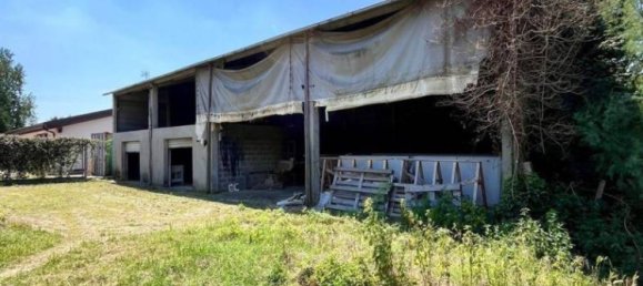 4 bedrooms House in Faenza, Italy No. 66045 5