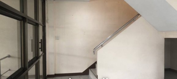 5 bedrooms Commercial property in Bangkok, Thailand No. 24240 10