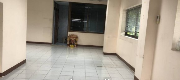 5 bedrooms Commercial property in Bangkok, Thailand No. 24240 7