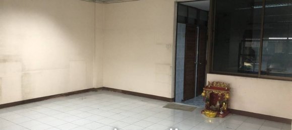 5 bedrooms Commercial property in Bangkok, Thailand No. 24240 8