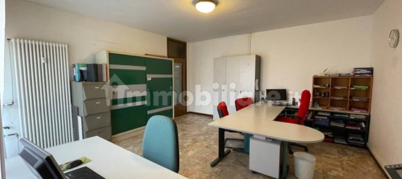 Oficina de 4 habitaciónes en Cassola, Italy No. 147437 4