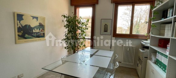 Oficina de 4 habitaciónes en Cassola, Italy No. 147437 6