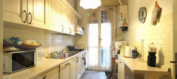 4 rooms Apartment in Pontedera, Italy No. 20070 2