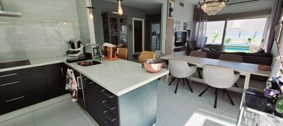 5 غرف نوم فيلا في Alicante, Spain رقم 190446 40