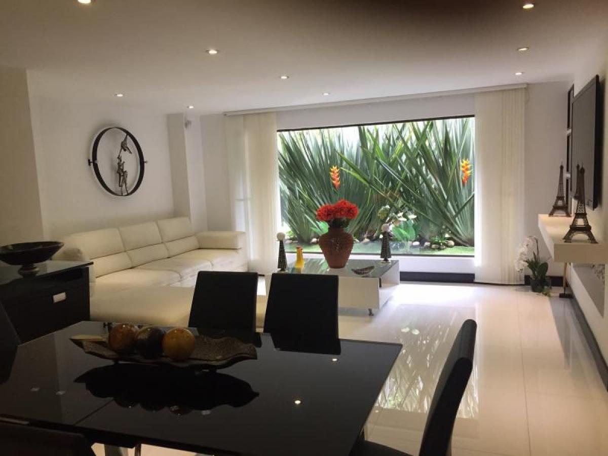 4 bedrooms House in Bogota, Colombia No. 10890