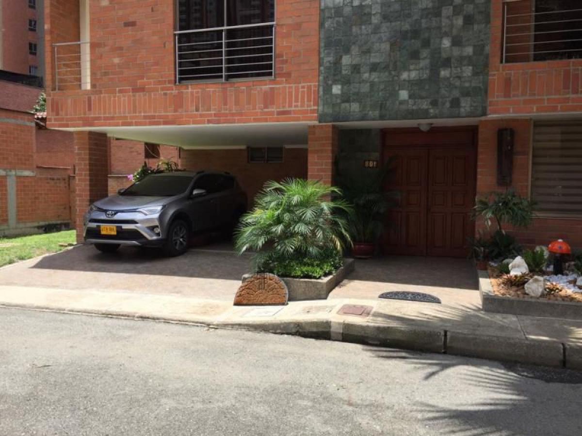 4 bedrooms Apartment in Antioquia, Colombia No. 3564