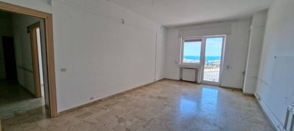 3 bedrooms Apartment in Taranto, Italy No. 268533 12