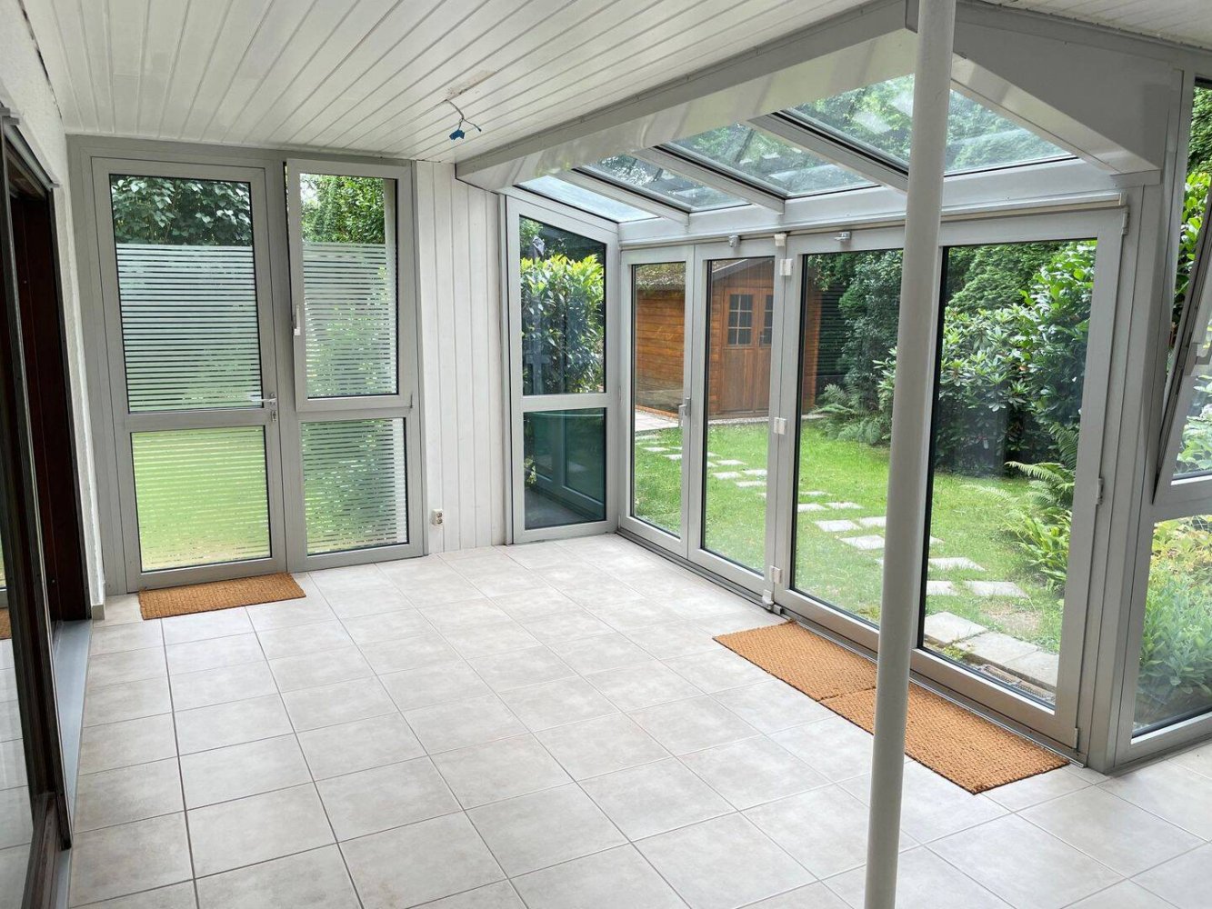 Квартира с 3 комнатами в Эслинген, Германия № 233211