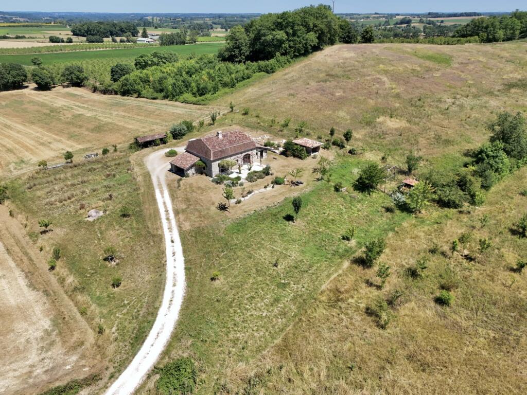 Замки и поместья с 4 спальнями в Окситания, Франция № 339188