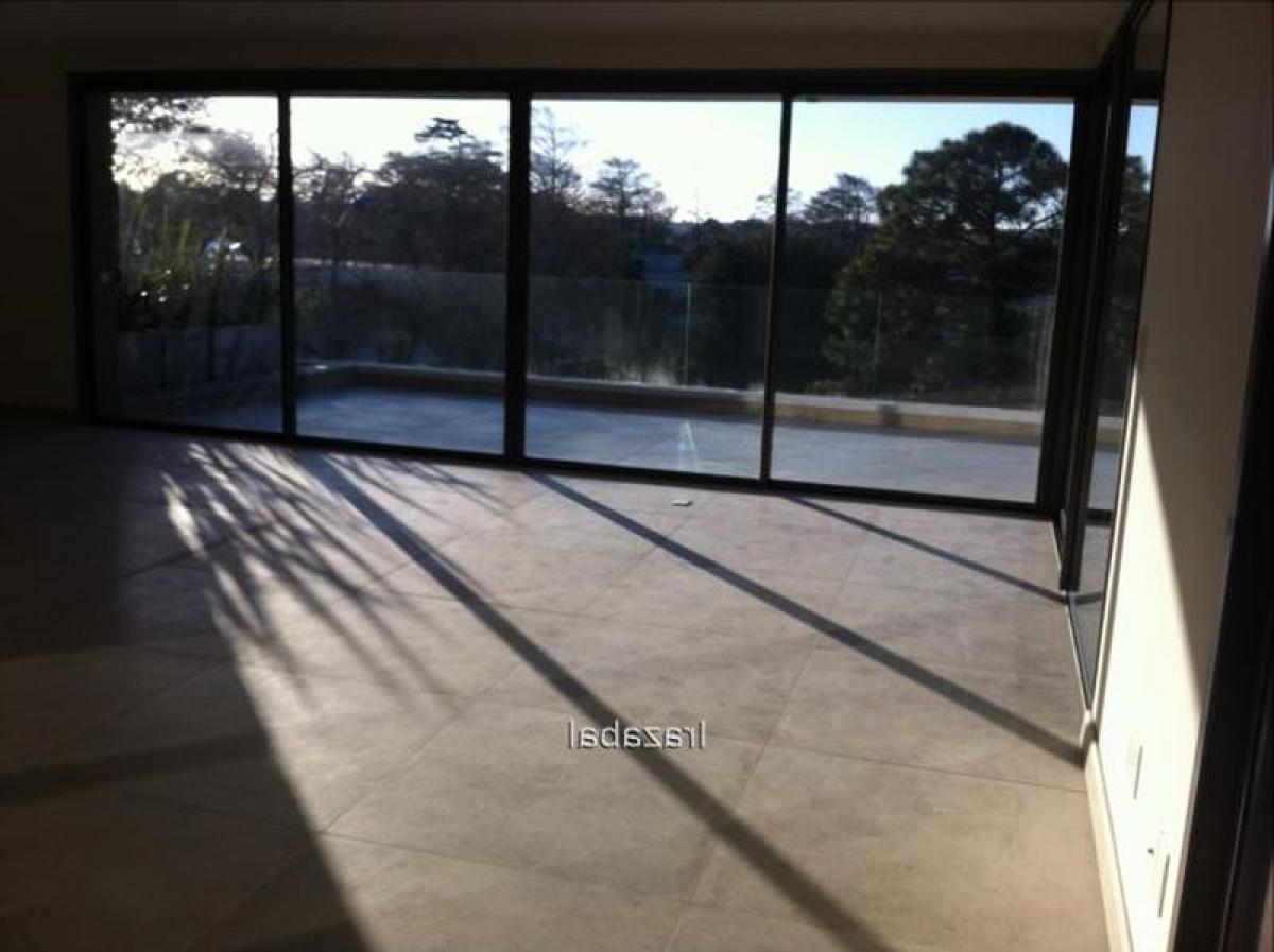 2 bedrooms Apartment in Montevideo, Uruguay No. 7939