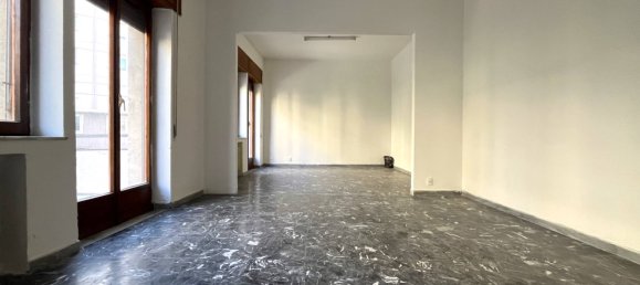 Apartamento de 3 dormitorios en Catanzaro, Italy No. 210989 2