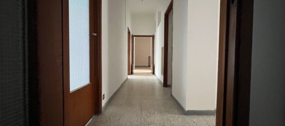 Apartamento de 3 dormitorios en Catanzaro, Italy No. 210989 9