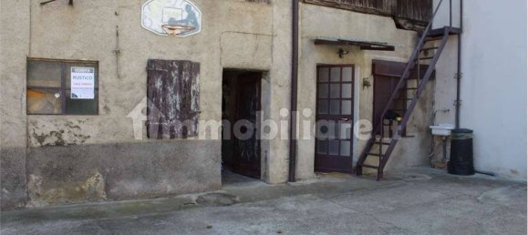 5 rooms House in Vertemate con Minoprio, Italy No. 313136 3