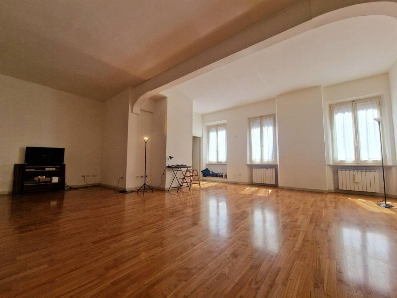 4 rooms Apartment in Mantua, Italy No. 242024