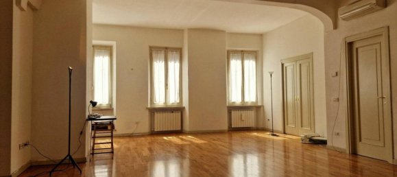 4 rooms Apartment in Mantua, Italy No. 242024 3
